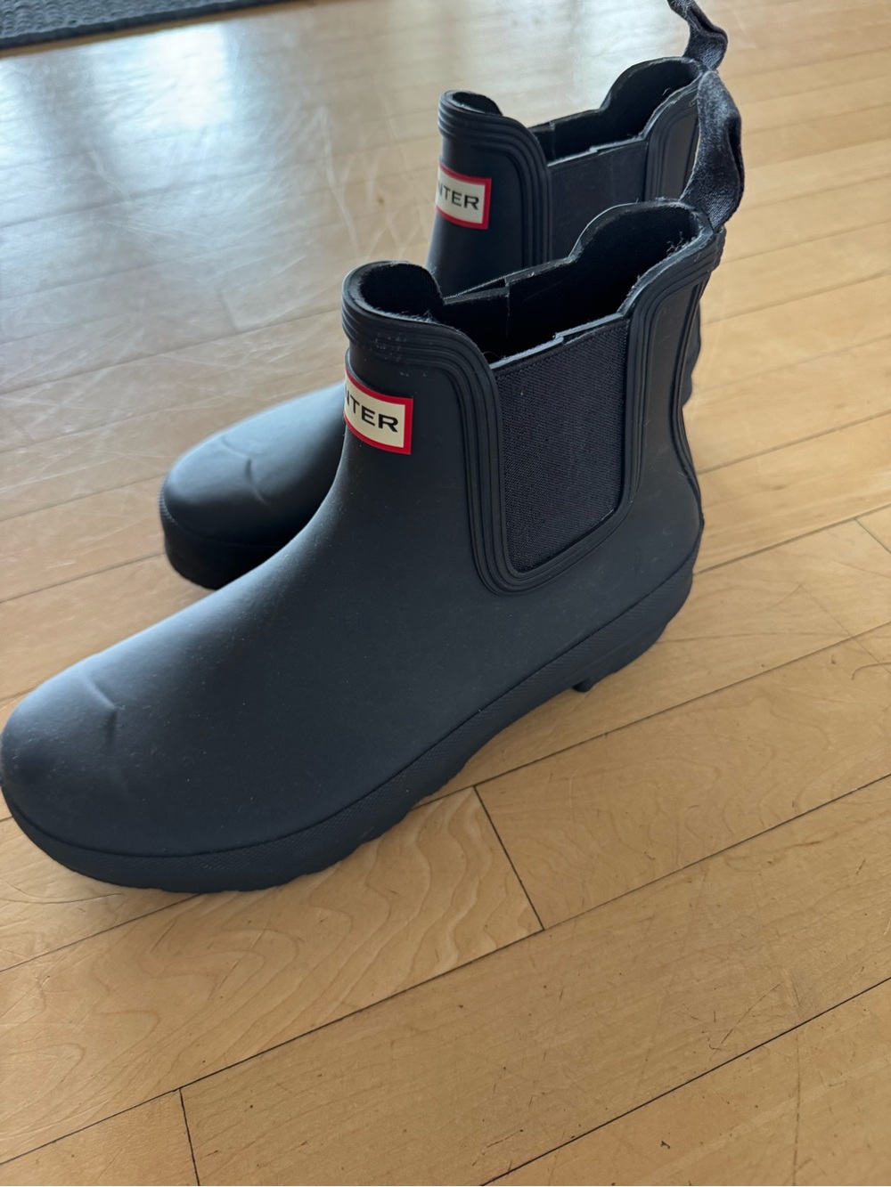 Hunter Matte Navy Chelsea Rain Booties with Red Logo